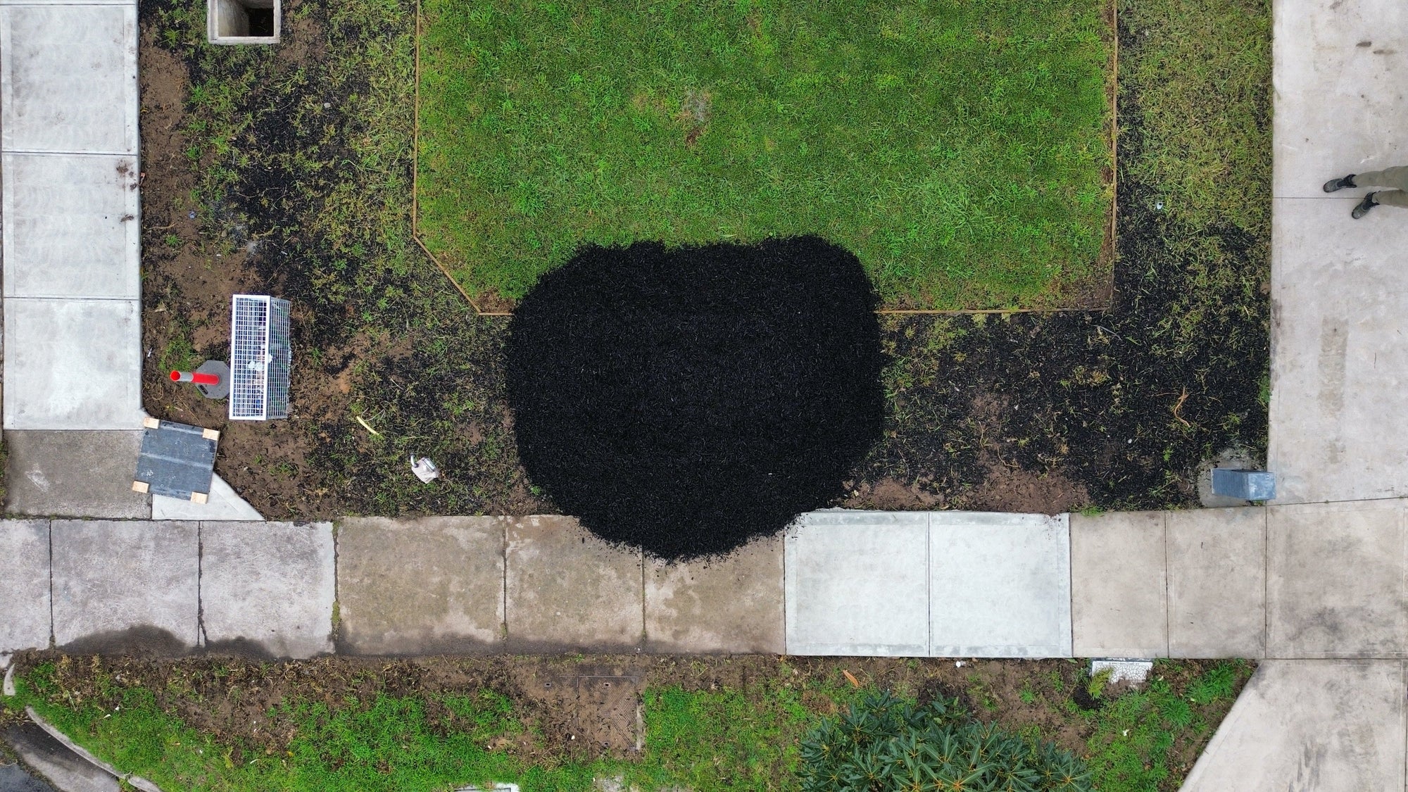 Freshly mulched garden beds in a Melbourne front yard